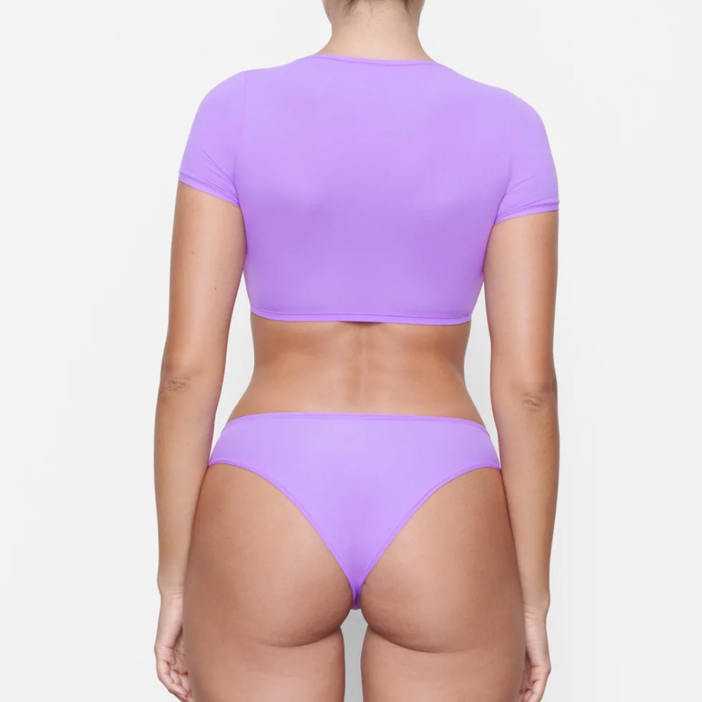 Skims Fits Everybody Henley crop top - Picture 5 of 6